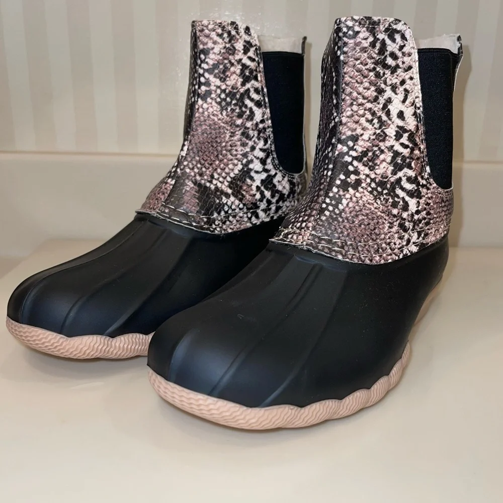 Outwoods Taupe And Black Snake Print Fleece Lined Duck Boots Rain Snow Boots
